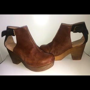 Free People Clogs